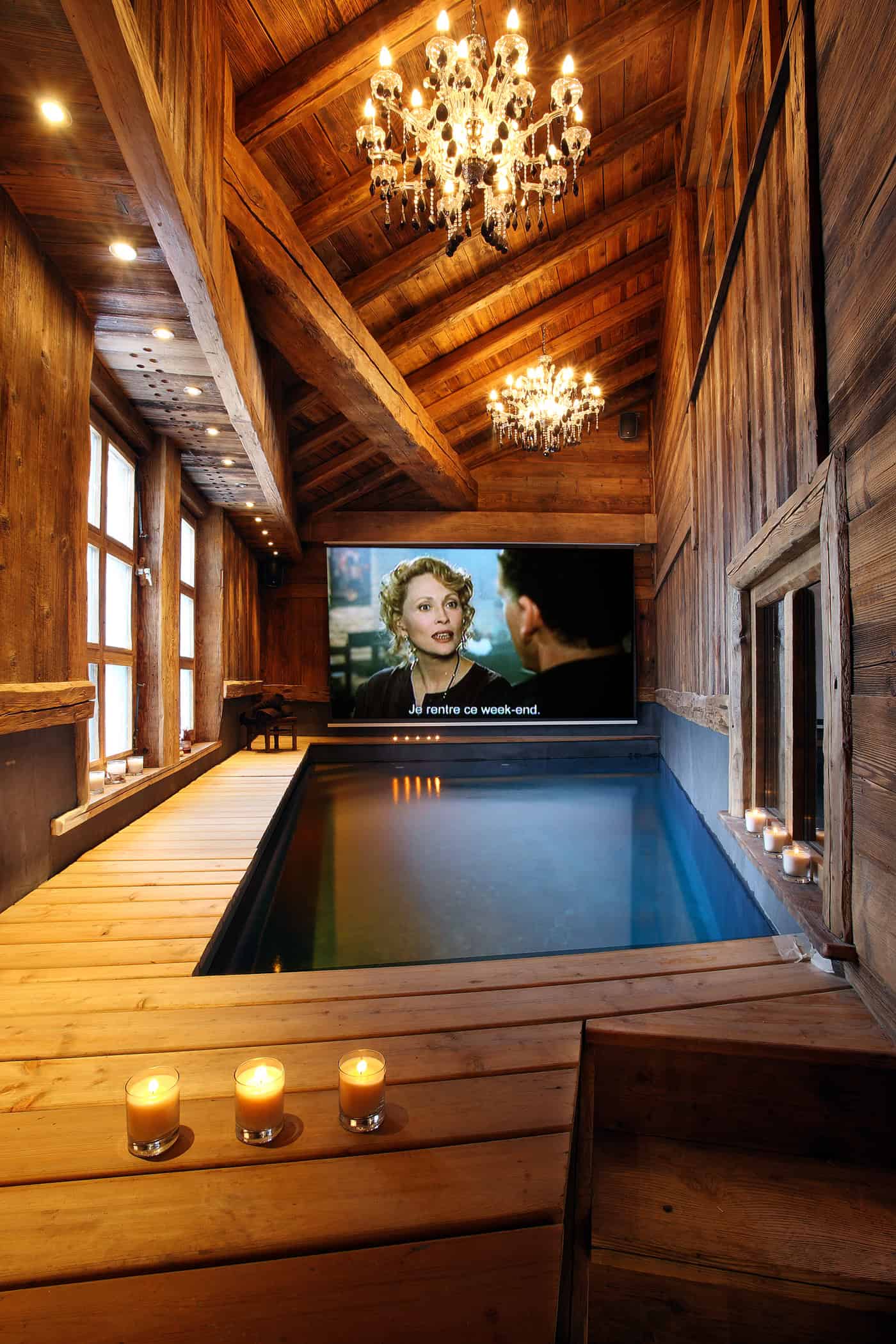 Chalet Lhotse ‑ Grand écran à la piscine